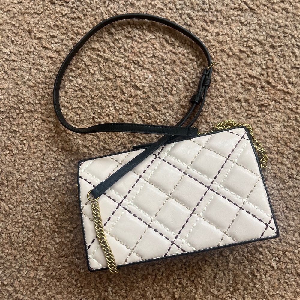 Charles & Keith Quilted Wallet Clutch Crossbody Bag Black Gold Chain Vgn Leather